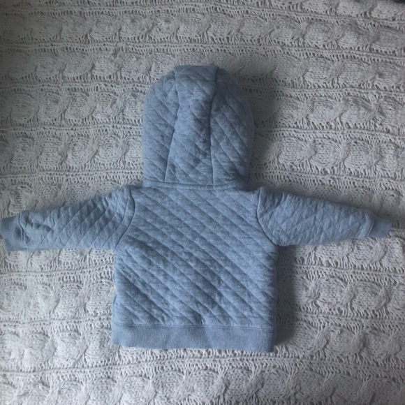 Carter’s Quilted Light Gray Hoodie Zip Up Sweater - Picture 4 of 5